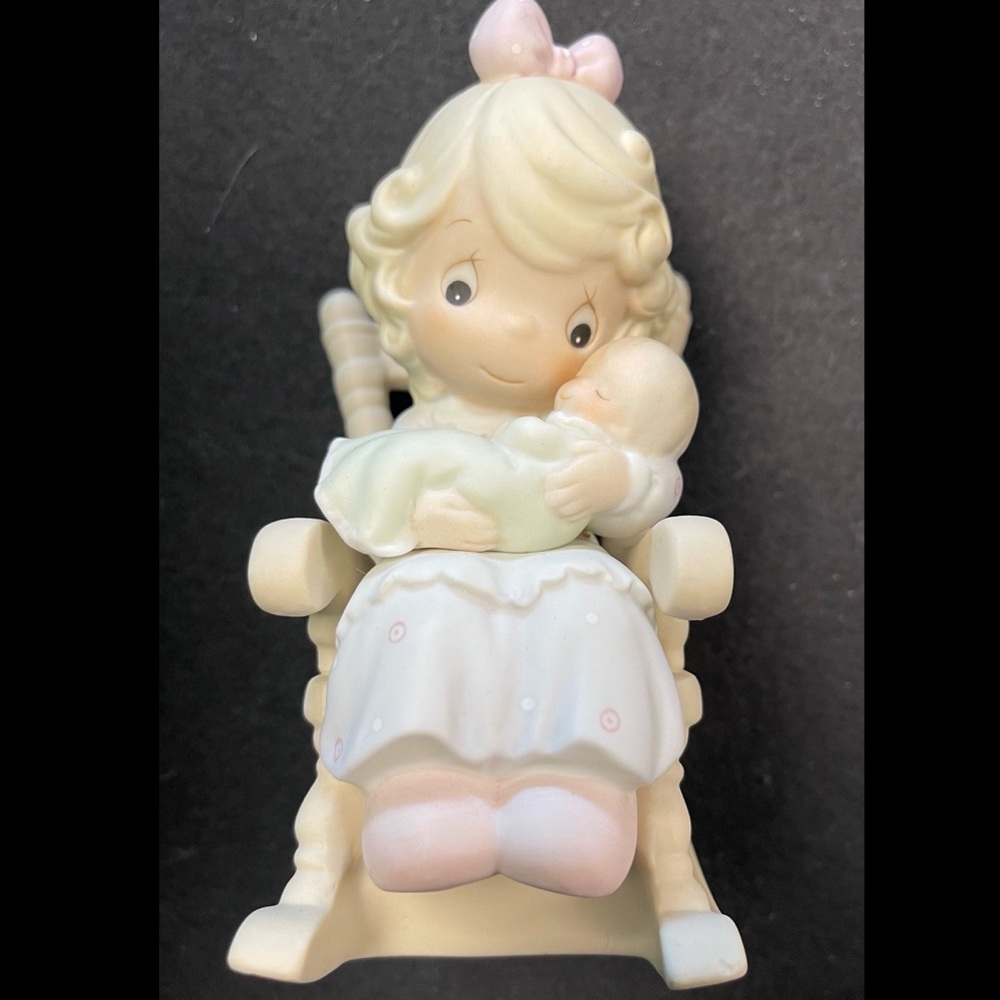 Love never leaves a mothers arms